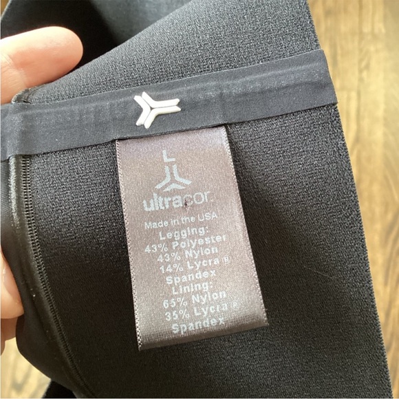 Ultracor Flower Camo leggings with built in compression Women’s size large - Picture 3 of 6